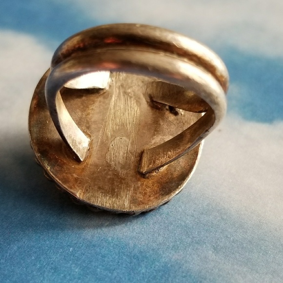 Relisted -vintage Operculum shell ring eye silver tone sz 4 - Picture 7 of 8